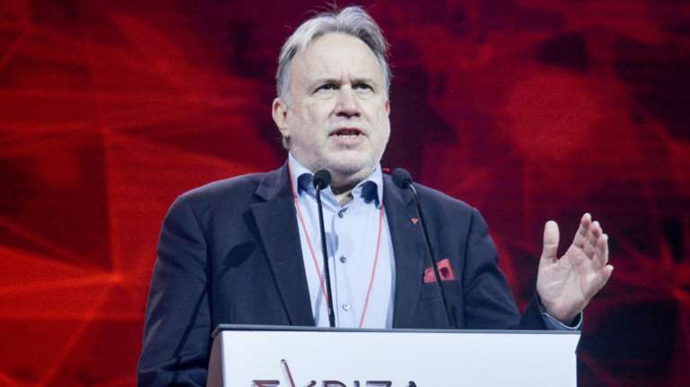 Σε βέρτιγκο ο ΣΥΡΙΖΑ μετά το αυτογκόλ Κατρούγκαλου - Πολιτική αυτοχειρία στο παρά πέντε των εκλογών