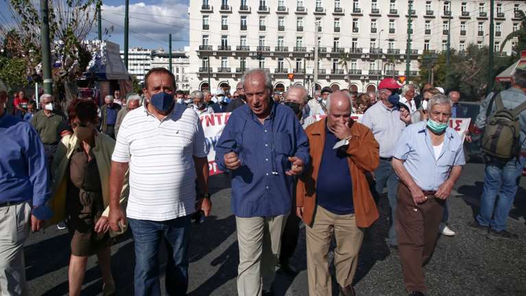 Πότε καταβάλλονται οι κύριες και επικουρικές συντάξεις Φεβρουαρίου με τις νέες αυξήσεις