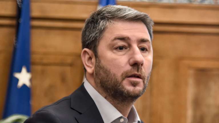 Οι προτάσεις Ανδρουλάκη για δάνεια, οφειλές σε εφορία και ταμεία, πλειστηριασμούς και προστασία α&#39; κατοικίας