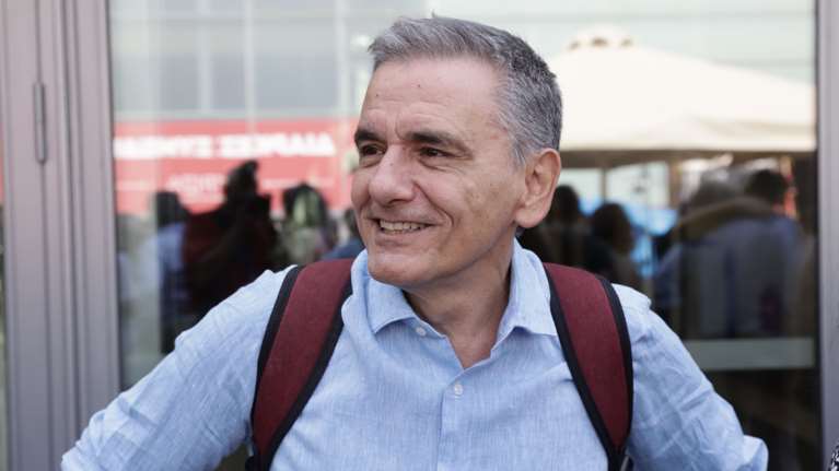 Ευκλείδης Τσακαλώτος: Σας ζητώ την εντολή να προχωρήσουμε μαζί - Παρά τα λάθη μας, εμείς είμαστε το νέο