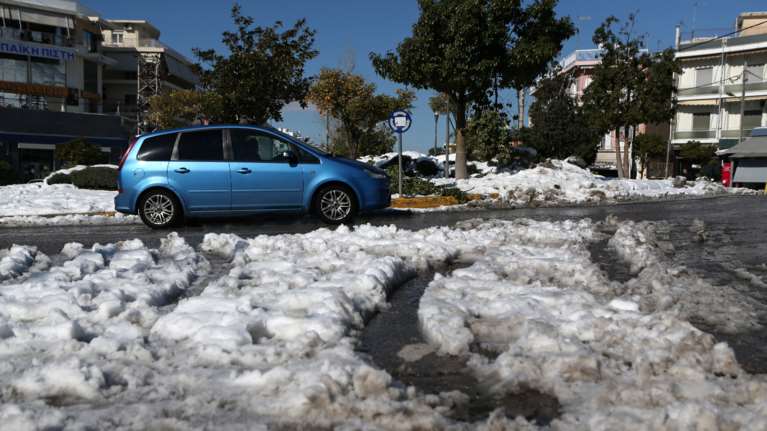 Οδήγηση στον πάγο: Ο &quot;Στρατισίνο&quot; μας αποκαλύπτει τι πρέπει να προσέξουμε - Τι ισχύει με το πάτημα του φρένου [Βίντεο]