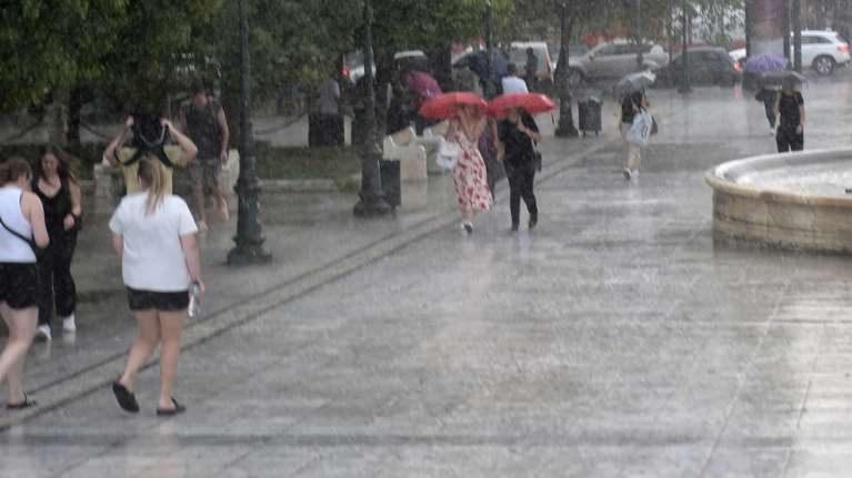 Κακοκαιρία Atena: Ήχησε το 112 σε Ανατολική Μακεδονία, Θράκη και Βόρειο Αιγαίο - Μπόρα και στην Αθήνα