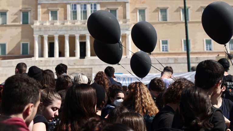Κινητοποιήσεις που θυμίζουν Γρηγορόπουλο τρομάζουν την κυβέρνηση - Σενάρια για καθυστέρηση των εκλογών