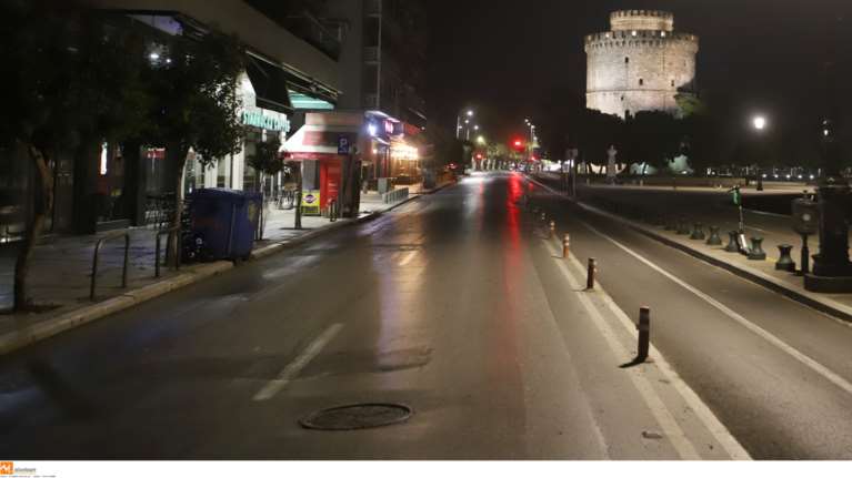 Θεσσαλονίκη: Τι κρίνει την αυριανή απόφαση για ολικό lockdown - &quot;Στο τραπέζι&quot; νέο λουκέτο σε σχολεία και λιανεμπόριο