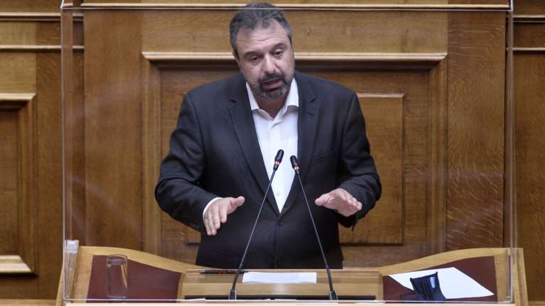 "Φοβερή ιδέα": O Αραχωβίτης (ΣΥΡΙΖΑ) θέλει αντί για καλάσνικοφ να στείλουμε στην Ουκρανία σταφίδα...