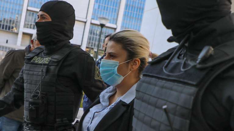 Επίθεση με βιτριόλι: Η Έφη Κακαράντζουλα έκλεψε ρούχα στις φυλακές- Της απαγόρευσαν τα μεροκάματα