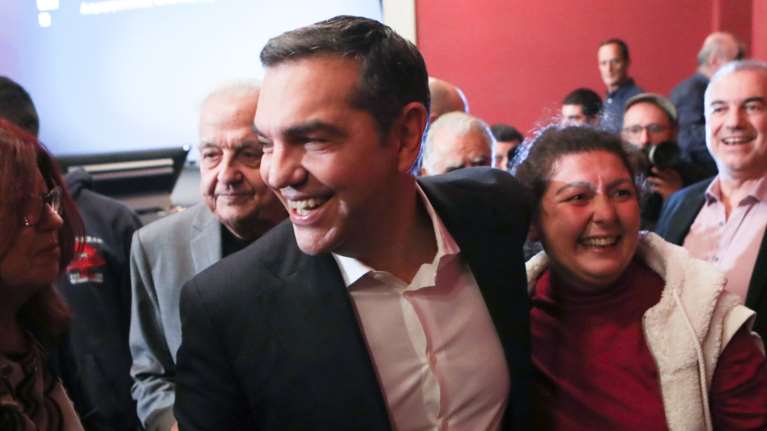 Δημοσκόπηση Alco: Το 62% δεν εμπιστεύεται καθόλου τον Τσίπρα - Από ποια κόμματα αντλεί ψηφοφόρους