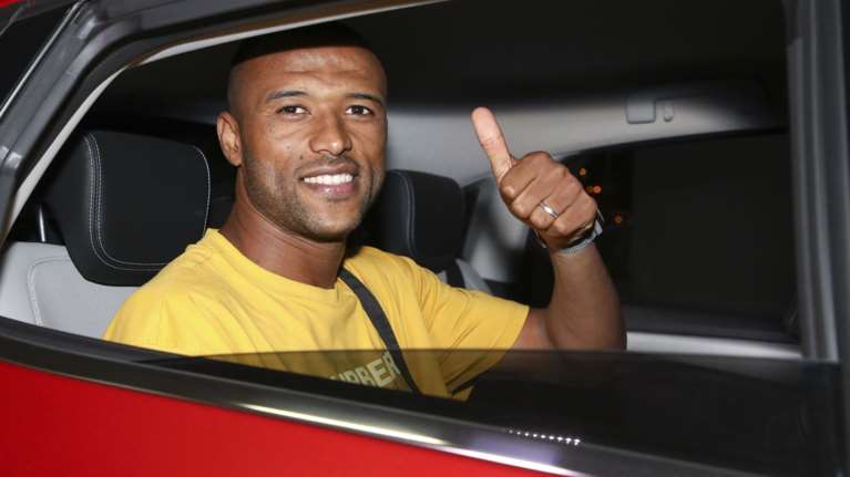 Ολυμπιακός: Έφτασε στην Ελλάδα για να υπογράψει ο Ελ Κααμπί