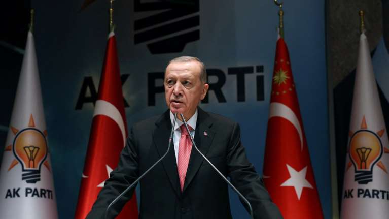 DW: Γιατί ο Ταγίπ Ερντογάν κάνει πίσω, ακόμα και στα ελληνοτουρκικά