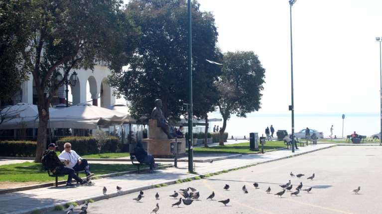 Κορονοϊός: &quot;Λουκέτο&quot; στο 70% των περιπτέρων και των ψιλικών στη Θεσσαλονίκη