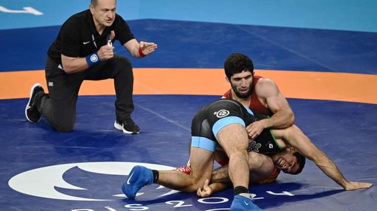 Ολυμπιακοί Αγώνες 2024: Άνετα στον προημιτελικό ο Νταουρέν Κουρουγκλίεβ - Ο Ελληνας αθλητής θέλει να κατακτήσει το χρυσό