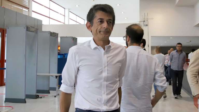 ΣΥΡΙΖΑ: Ο Καρανίκας στηρίζει Τσίπρα και &quot;κάθε Πολάκη&quot; - Καρφιά στην εσωκομματική &quot;Ομπρέλα&quot;