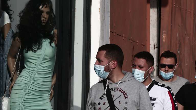 Έκτακτη συνεδρίαση των λοιμωξιολόγων για Θεσσαλονίκη, Πάτρα, Κοζάνη - Στο τραπέζι και το άνοιγμα των σχολείων