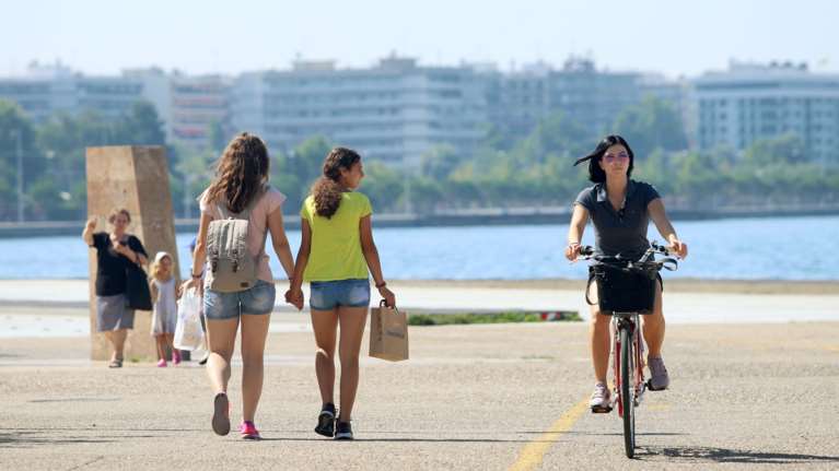 Καιρός: Ανεβαίνει ο υδράργυρος από την Τρίτη - Στο κόκκινο η υπεριώδης ακτινοβολία τη Δευτέρα [Βίντεο]