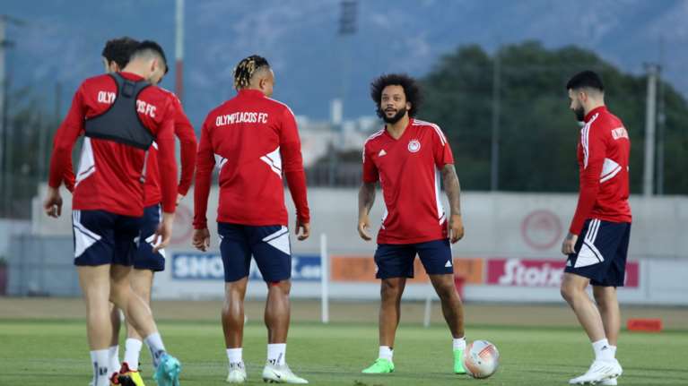 Ολυμπιακός - Μίτσελ: "Σαν να παίζουμε με Ατλέτικο, Γιουβέντους, Μ. Γιουνάιτεντ" - Στην αποστολή Μαρσέλο και Ουί Τζο