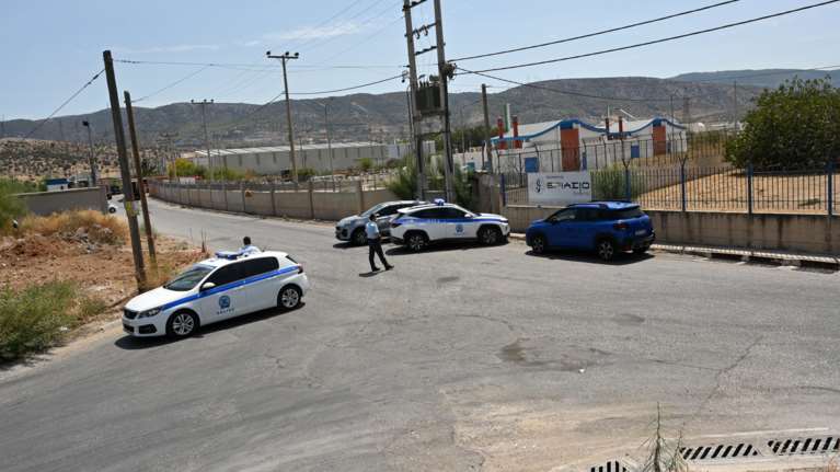 Αστυνομικοί δέχθηκαν επίθεση σε καταυλισμό Ρομά στον Ασπρόπυργο - Δύο συλλήψεις