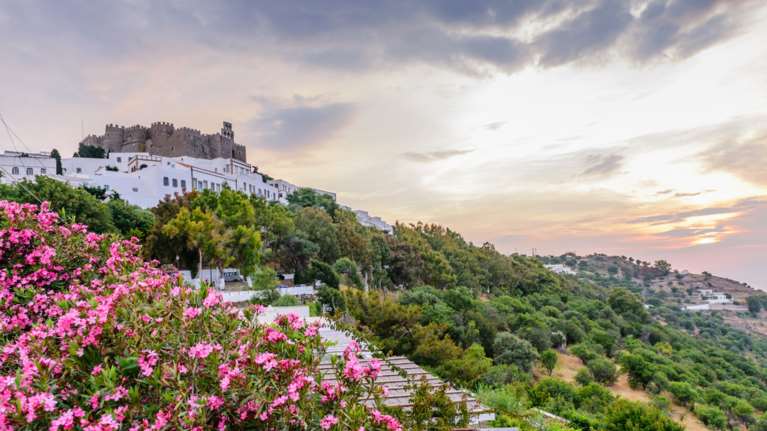 Πεζοπορία, τέλεια τοπική κουζίνα, απόλυτη γαλήνη: Το νησί που προτείνει η "Figaro" για τις διακοπές