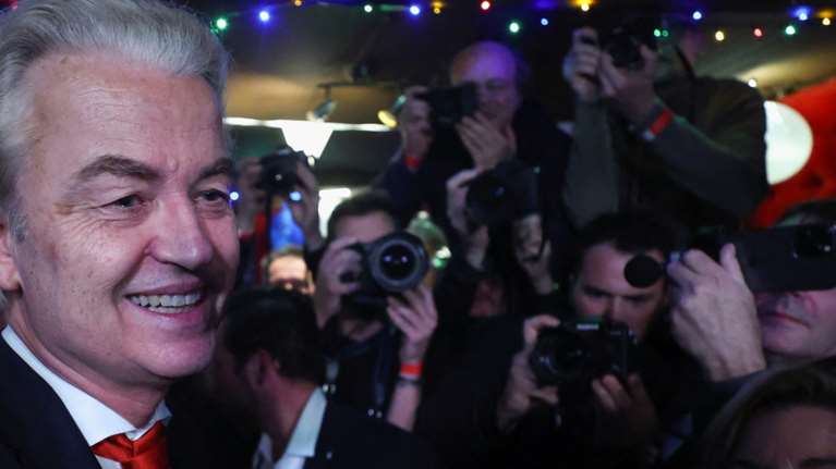 &quot;Σεισμός&quot; στην Ολλανδία: Ο ακροδεξιός Βίλντερς κέρδισε τις εκλογές - Φανατικός αντι-ισλαμιστής και &quot;πολέμιος&quot; της ΕΕ