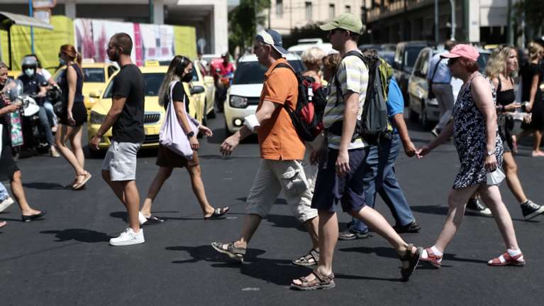 Κορονοϊός: 2.198 νέα κρούσματα - 37 θάνατοι, στους 390 οι διασωληνωμένοι