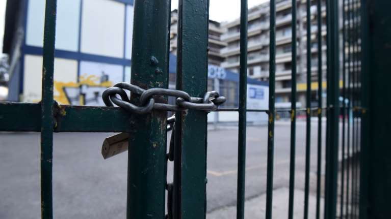 Η κακοκαιρία Ιανός κλείνει αύριο όλα τα σχολεία της Δυτικής Ελλάδας