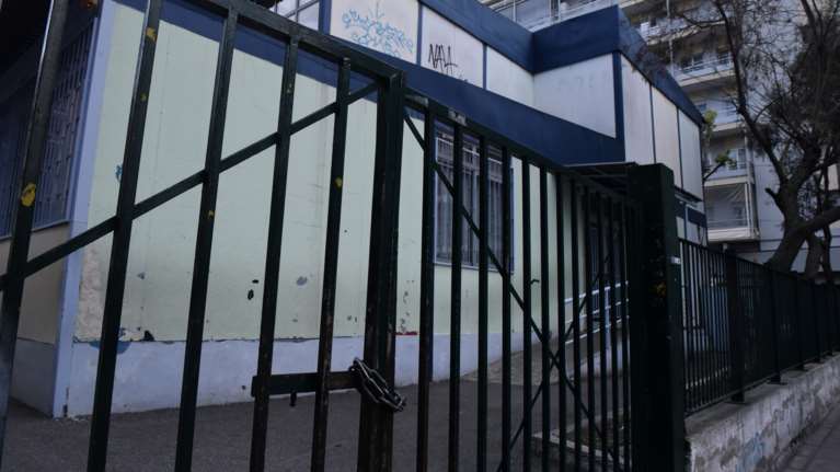 Θεσσαλονίκη: 16χρονος ξυλοκοπήθηκε άγρια από 5 νεαρούς έξω από το σχολείο του