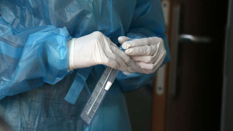 Επίσημο: Στην Πάτρα το πρώτο κρούσμα της επικίνδυνης ινδικής μετάλλαξης - Μυστήριο το πώς κόλλησε ο ασθενής