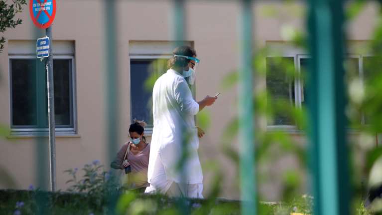 Κορονοϊός: Μπαράζ κρουσμάτων σε νοσοκομεία της Θεσσαλονίκης - Δύο ειδικευόμενοι θετικοί και στο &quot;Γεννηματάς&quot;