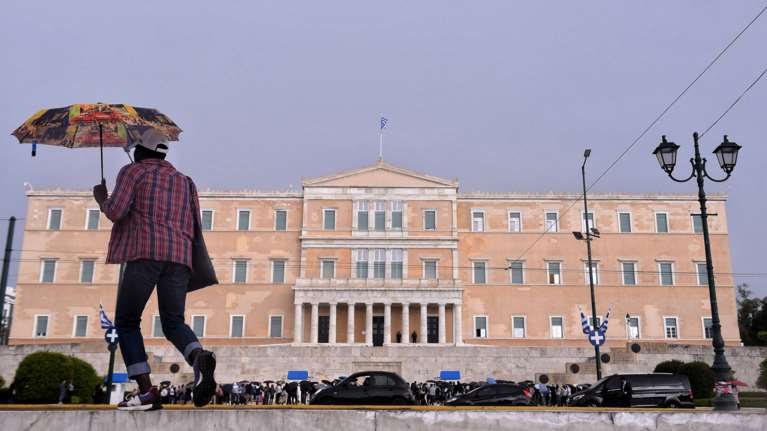 Έκτακτο δελτίο της ΕΜΥ: Έρχεται η κακοκαιρία INES με ισχυρές καταιγίδες, θυελλώδεις ανέμους και αφρικανική σκόνη