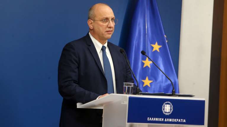 Οικονόμου κατά Τσίπρα: Γραφικός και επικίνδυνος - Εκείνος νομοθέτησε την πώληση των δανείων σε funds