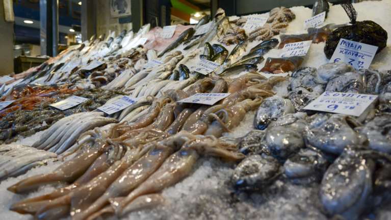 Υπουργείο Ανάπτυξης: Στα περσινά επίπεδα οι τιμές των σαρακοστιανών προϊόντων