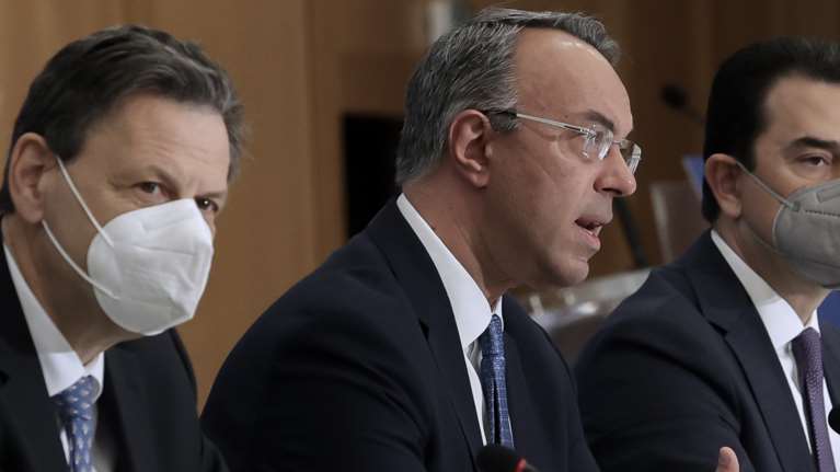 Τα νέα μέτρα 3,2 δισ. ευρώ για το ρεύμα - Τον Ιούνιο η αναδρομική επιστροφή του 60% των επιβαρύνσεων