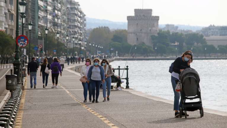 Θεσσαλονίκη: Βγήκαν θετικά 252 rapid test, ποσοστό 7,4%- Μόλις 32 έτη ο μέσος όρος ηλικίας