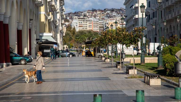 Κορονοϊός: Σταθερά πρώτη η Θεσσαλονίκη με 486 νέα κρούσματα σήμερα - Μείωση στην Αττική με 273 - Ο χάρτης της διασποράς