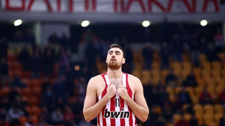 Ολυμπιακός: Πλήγμα με Μιλουτίνοφ, εκτός για 4-6 εβδομάδες - Με Ράιτ και Πετρούσεφ στο Σούπερ Καπ