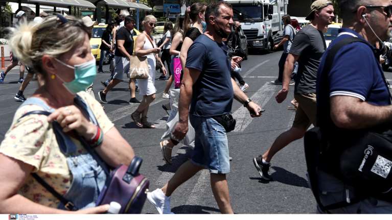 Πώς η κυβέρνηση ρίχνει δίχτυα στους ελεύθερους επαγγελματίες πριν τις εκλογές: Οι αλλαγές στη φορολογία ανά κλιμάκιο