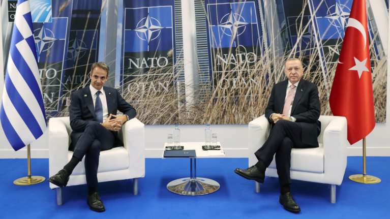 Μητσοτάκης - Ερντογάν: Συμφωνία για ήρεμο καλοκαίρι στο Αιγαίο - Ολο το παρασκήνιο της συνάντησης