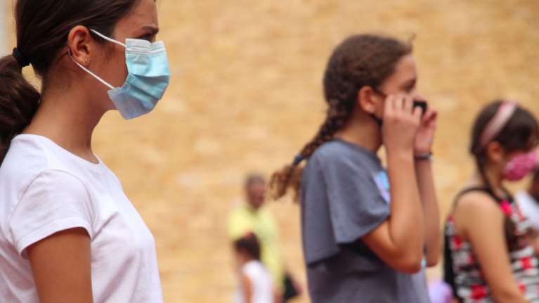 Κορονοϊός: Ένα στα πέντε κρούσματα είναι παιδί - Γιατί πρέπει να εμβολιαστούν