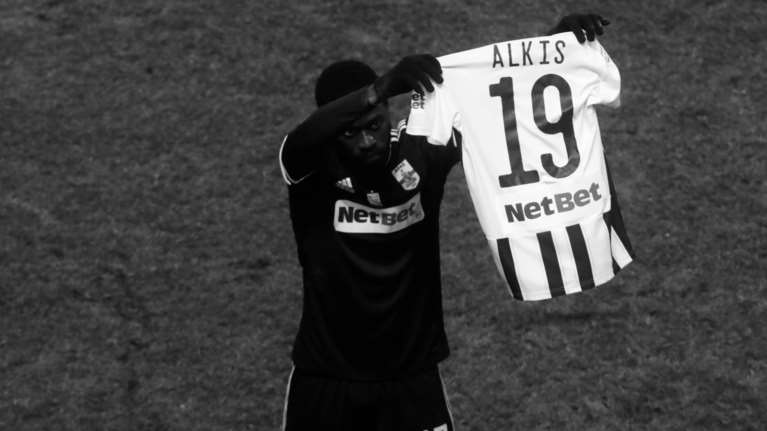 Super League: Αφιερωμένη στον Άλκη - Νίκη θρίλερ για τον Άρη κόντρα στην ΑΕΚ