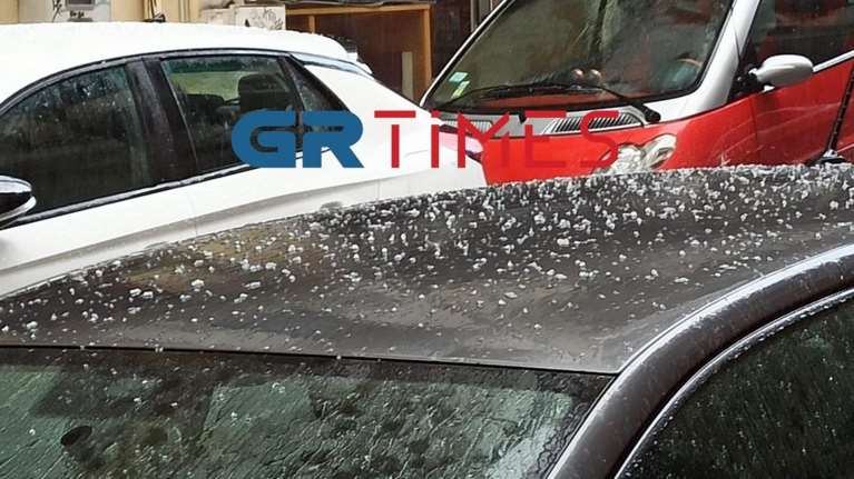 Τρελάθηκε ο καιρός στην Θεσσαλονίκη: Έντονη χαλαζόπτωση στο κέντρο, ηλιοφάνεια στα περίχωρα [εικόνες-βίντεο]