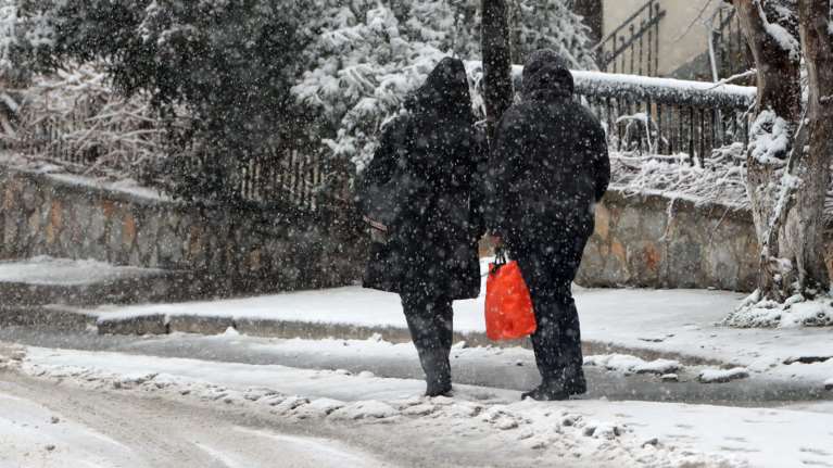 Στον κλοιό του &quot;Λέανδρου&quot;: Χιόνια, παγετός και χαμηλές θερμοκρασίες - Σύσκεψη Χρυσοχοΐδη &amp; Χαρδαλιά