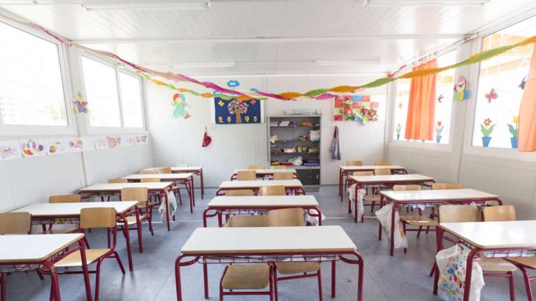 Δημοσκόπηση Interview: Οι Ελληνες διαφωνούν με την επαναλειτουργία των σχολείων