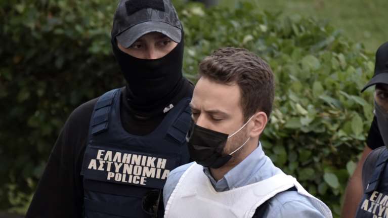 Γλυκά Νερά: Η απάντηση του Αναγνωστόπουλου στις βρετανικές εφημερίδες για τα &quot;ένοχα δρομολόγια με το ελικόπτερο&quot; [Βίντεο]