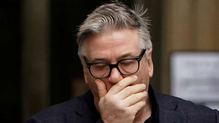 Νέα δίωξη για ανθρωποκτονία στον Άλεκ Μπάλντουιν για τον θάνατο της Χαλίνα Χάτσινς στα γυρίσματα της ταινίας Rust