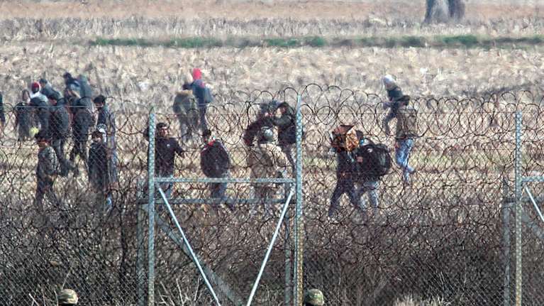 Συναγερμός στον Έβρο: Πληροφορίες για νέο κύμα 6.000 μεταναστών στα ελληνοτουρκικά σύνορα