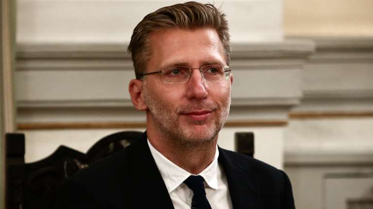 Άκης Σκέρτσος: Πώς και πότε θα δοθεί το Δώρο των Χριστουγέννων