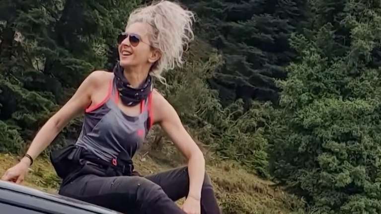 Ευρυτανία: Παρών στις έρευνες ο σύζυγος της 48χρονης - &quot;Δεν ήξερα πως έκανε καταγγελία εναντίον του&quot; λέει η πεθερά της