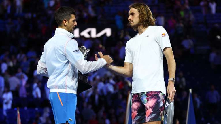 Australian Open: Είναι ο κορυφαίος - Ο Τζόκοβιτς λύγισε τον Τσιτσιπά και κατέκτησε το 22ο Grand Slam της καριέρας του