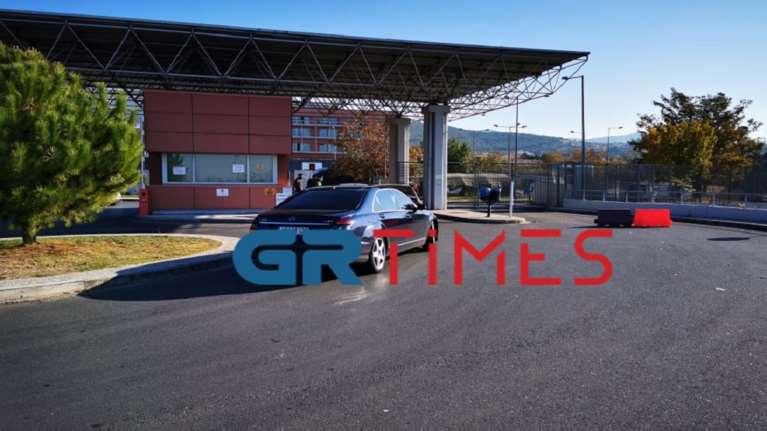 Θεσσαλονίκη: Στήνουν κλινική στο προαύλιο του 424 Στρατιωτικού Νοσοκομείου - Αυτοψία από Στεφανή