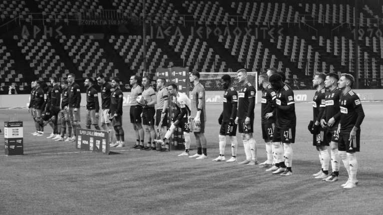 Άλκης Καμπανός: Συγκινητικό - Μόνο ασπρόμαυρες φωτογραφίες σήμερα από τα ματς της Super League