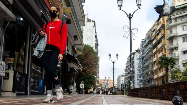 Κορονοϊός: Σε lockdown η μισή Ελλάδα - Κλειστή η εστίαση στην Αττική - Κλείνουν τα Λύκεια σε Θεσσαλονίκη και Σέρρες